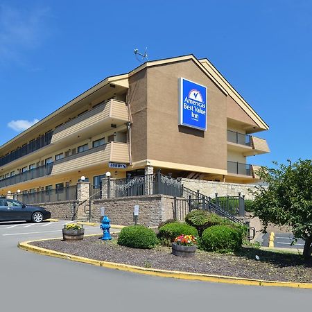 Americas Best Value Inn-Pittsburgh Airport Coraopolis Exterior photo