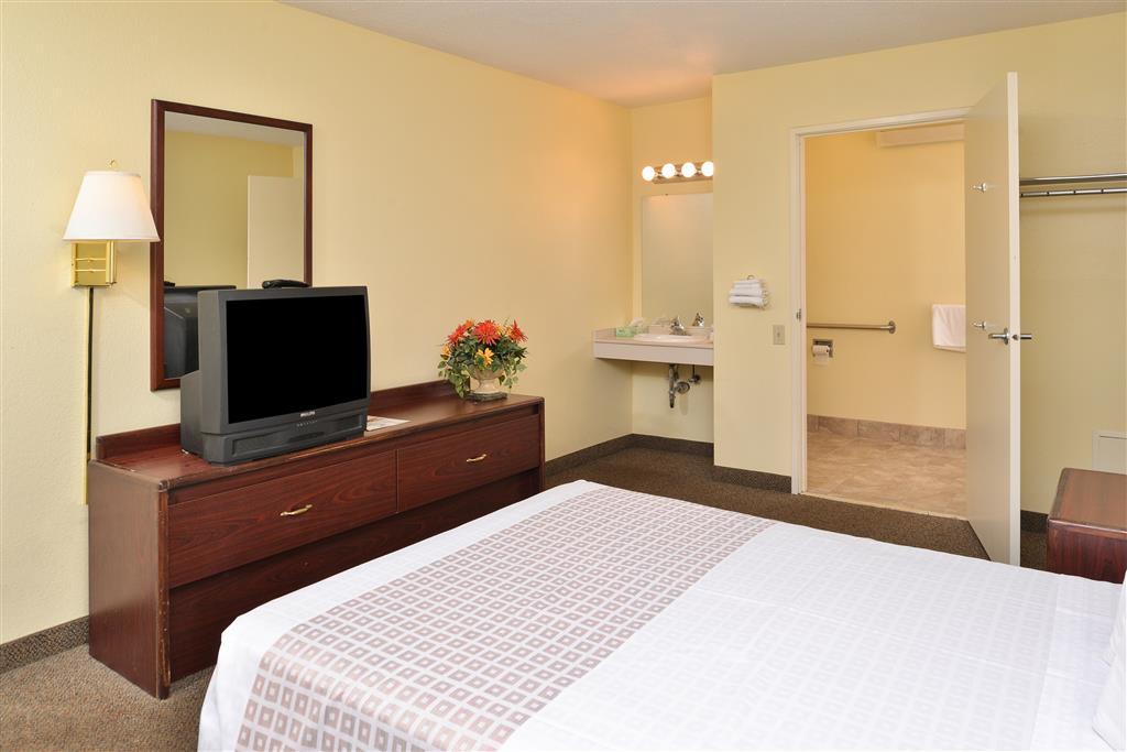 Americas Best Value Inn-Pittsburgh Airport Coraopolis Room photo