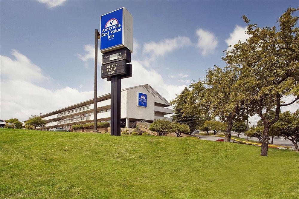 Americas Best Value Inn-Pittsburgh Airport Coraopolis Exterior photo