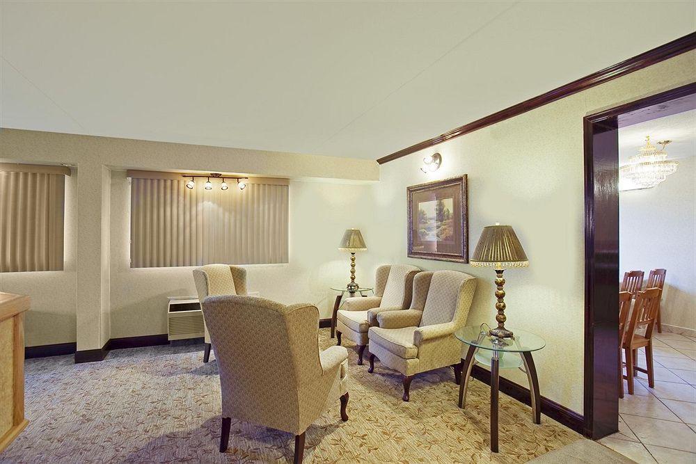 Americas Best Value Inn-Pittsburgh Airport Coraopolis Interior photo