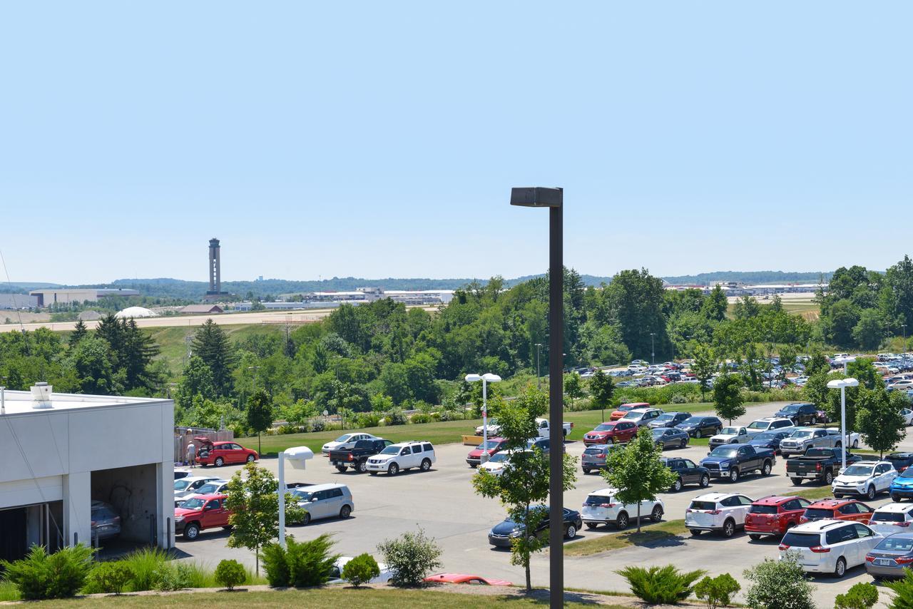 Americas Best Value Inn-Pittsburgh Airport Coraopolis Exterior photo