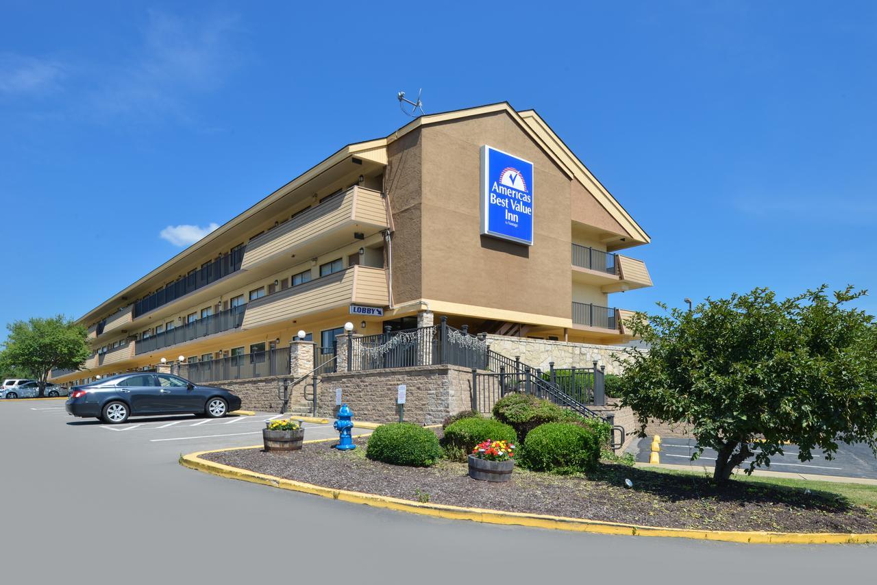 Americas Best Value Inn-Pittsburgh Airport Coraopolis Exterior photo